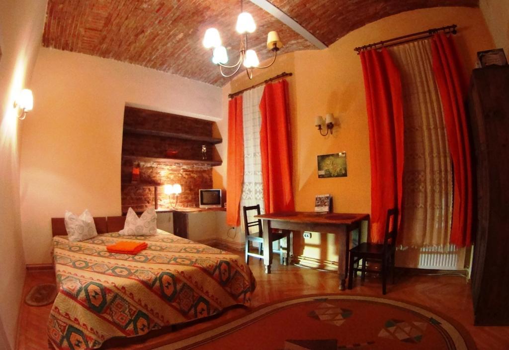 Brasov Apartment In Historic Center Oda fotoğraf